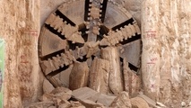 فیلم| مستند مونتاژ دستگاه حفار مکانیزه TBM در خط3 مترو شیراز

