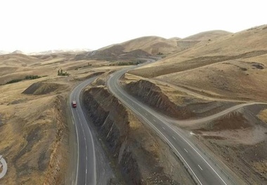 ۳۲۰ میلیارد تومان صرف بهبود راه‌ها و زیرساخت‌ های کرمانشاه برای اربعین می‌ شود