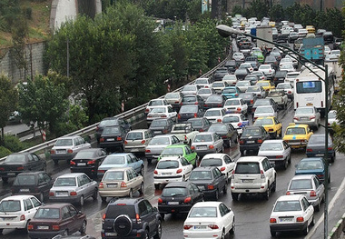 تنها ۸ هزار پارکینگ در برابر ۲۵۰ هزار خودروی تازه؛ تهران غرق در ماشین و کمبود جای پارک