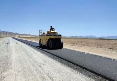 رئیس راهداری دامغان: یک کیلومتر راه روستایی با ۱۴ میلیارد ریال آسفالت شد