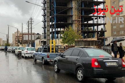 صف طولانی خودروها در «جایگاه‌های بنزین»