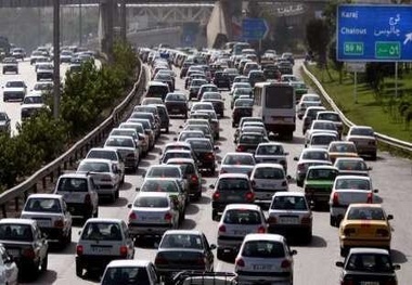 واژگونی خودرو؛ عامل ترافیک سنگین در محور کرج – قزوین ‌
