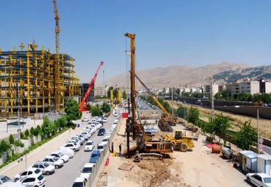 تلاش شبانه روزی در پروژه زیرگذر خیابان شهید پیشرو