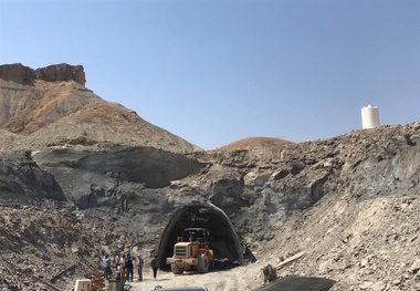 فیلم | در دست ساخت احداث راه آهن بوشهر شیراز در مسیر سخت گذر و کوهستانی