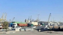 معضلی به نام حمل کالاهای اساسی/ 200 کامیون در صف خروج از اسکله