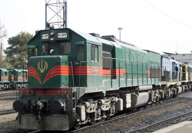 قطار مسافربری جان عابر پیاده را گرفت