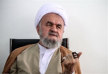 خط راه‌آهن از شهرستان تاکستان انتقال یابد
