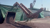 حادثه ای جدید در بندر شهید رجایی؛ کرین کشتی از وسط شکست!
