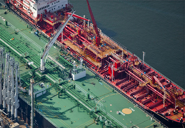 FueLNG completes first commercial LNG bunkering in Singapore