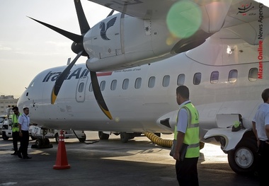 گزارش تصویری/ تصاویر دیدنی از نخستین پرواز هواپیمای ATR72 هما به سنندج
