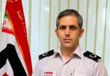 حادثه در ساختمان شهرداری/ واژگونی جرثقیل و مصدومیت ۲ آتش نشان