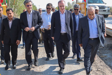 تونل وحدت در آستانه بهره‌ برداری و ۳۵ کیلومتر از باند دوم محور جهرم - لار - بندرعباس در مراحل پایانی 


